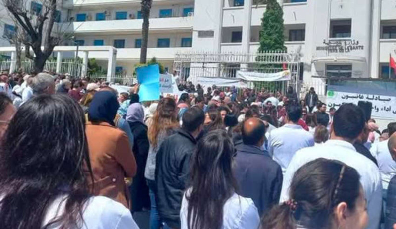 Mouvement sans précédent dans le secteur de la santé : les médecins hospitalo-universitaires brandissent la menace de démissions collectives