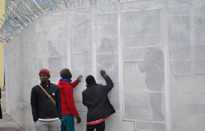 Nouveau projet de loi : prison ferme pour les recruteurs illégaux à l’étranger, le secteur du placement bouleversé