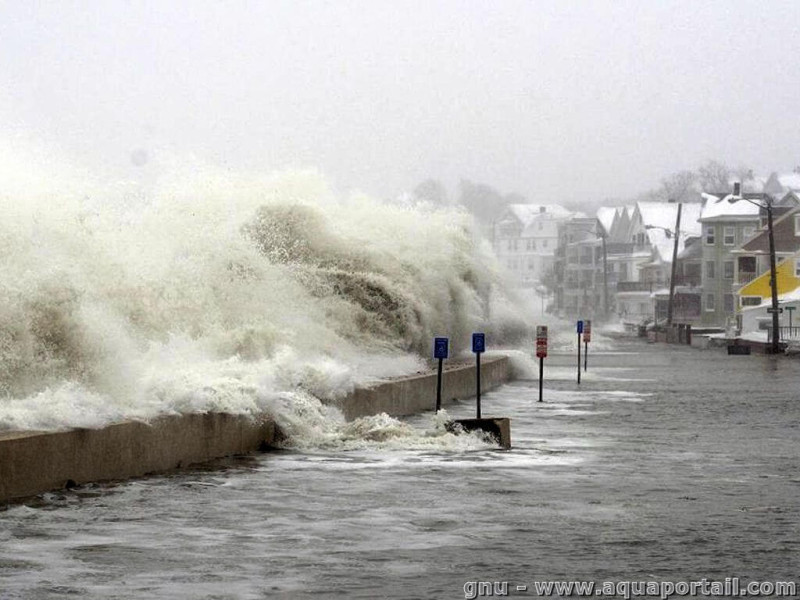 Les intempéries à Nabeul : les vagues violentes déterrent des sites historiques