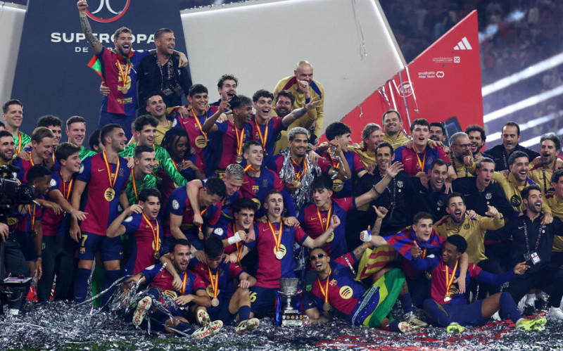 Barcelona bat Real Madrid en Clasico et remporte le titre de champion