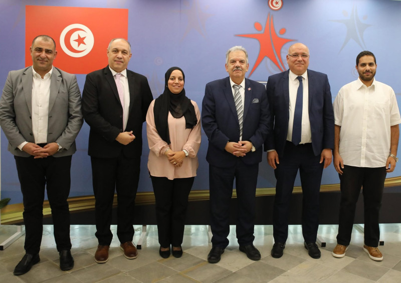 Le ministre de la Jeunesse et des Sports reçoit le bureau universitaire de la Fédération Tunisienne de Tennis de Table
