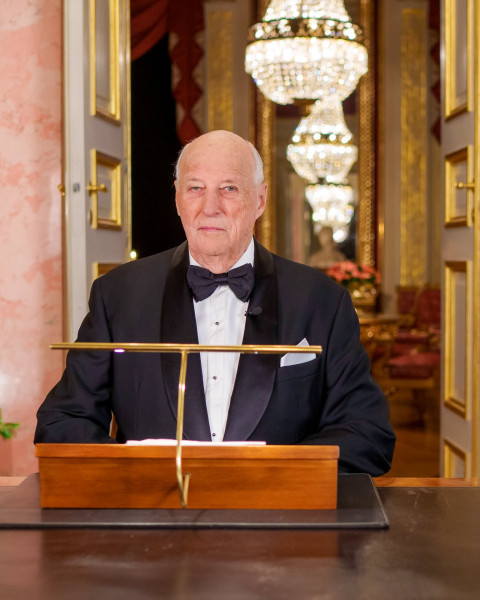 Harald V de Norvège : L'indifférence scandinave face à la crise tunisienne