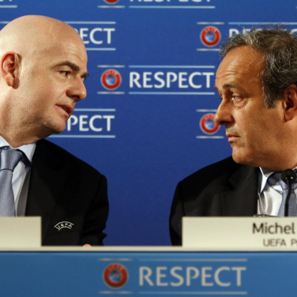 Le président français s'immisce dans la crise d'Infantino et soutient la position de l'UEFA