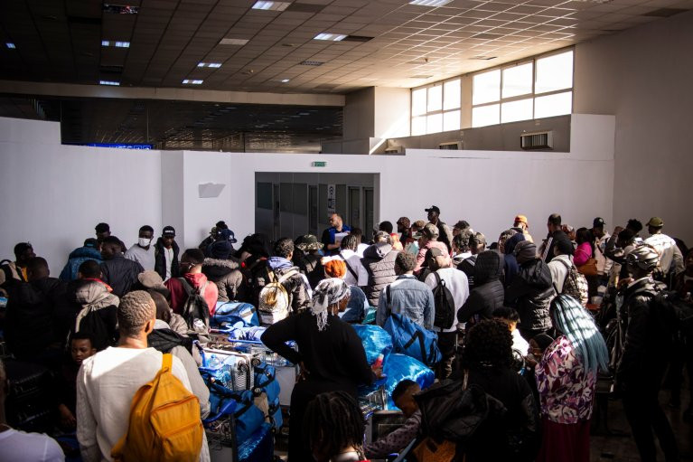 Le retour volontaire de 127 migrants guinéens: une lueur d'espoir dans le chaos migratoire