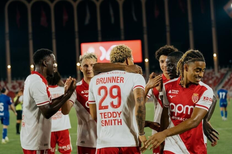 Liverpool – Monaco : le choc amical qui résonne dans les salons tunisiens