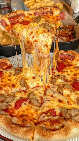 La pizza tunisienne: un phénomène culinaire en pleine expansion