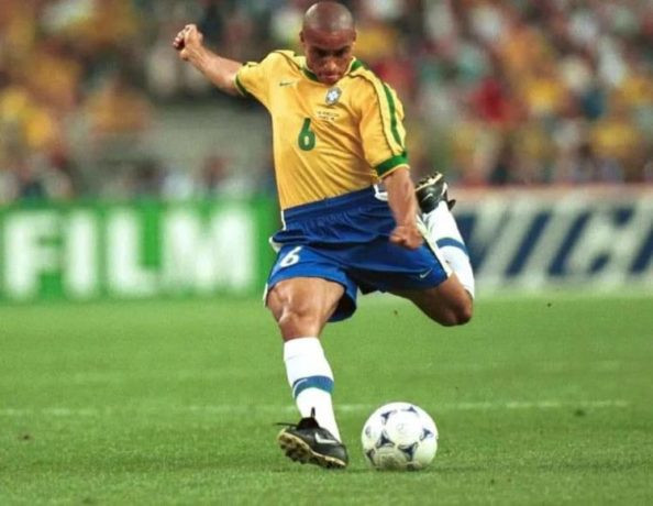 Roberto Carlos: Un mythe du football brésilien au cœur de la controverse