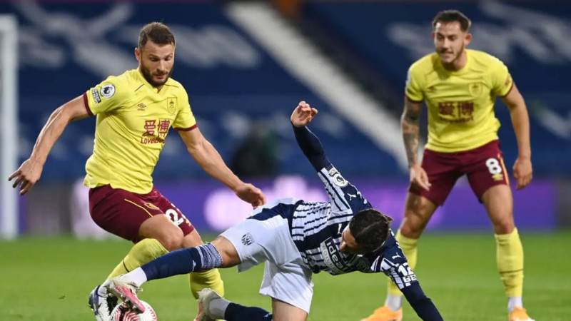 West Bromwich Albion et Burnley: les tensions montent à la veille du match majeur à Tunis