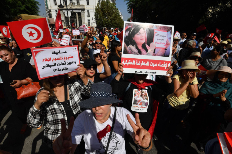 الإضراب: صوت التعب والتمرد من داخِل تونس