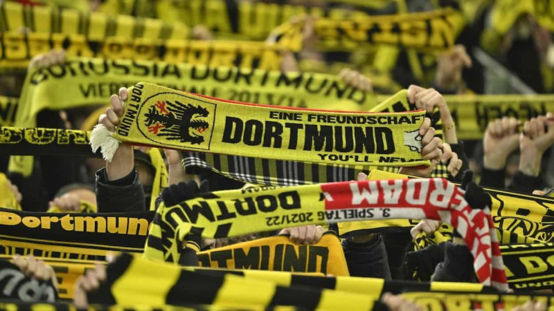 La Tunisie en émoi : les supporters de Dortmund et Villarreal en conflit!
