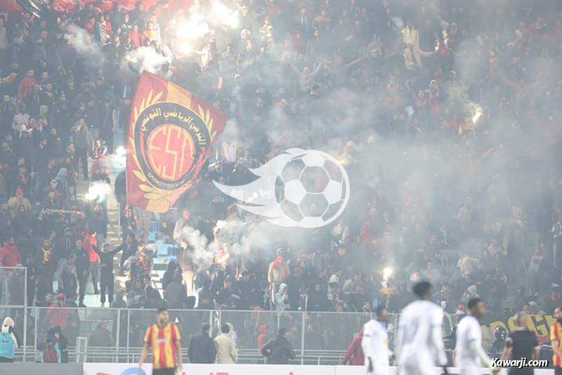 Match de l'Espérance : Un Drame à l'Avant-dernière Minute, le Stade de Tunis en Ébullition
